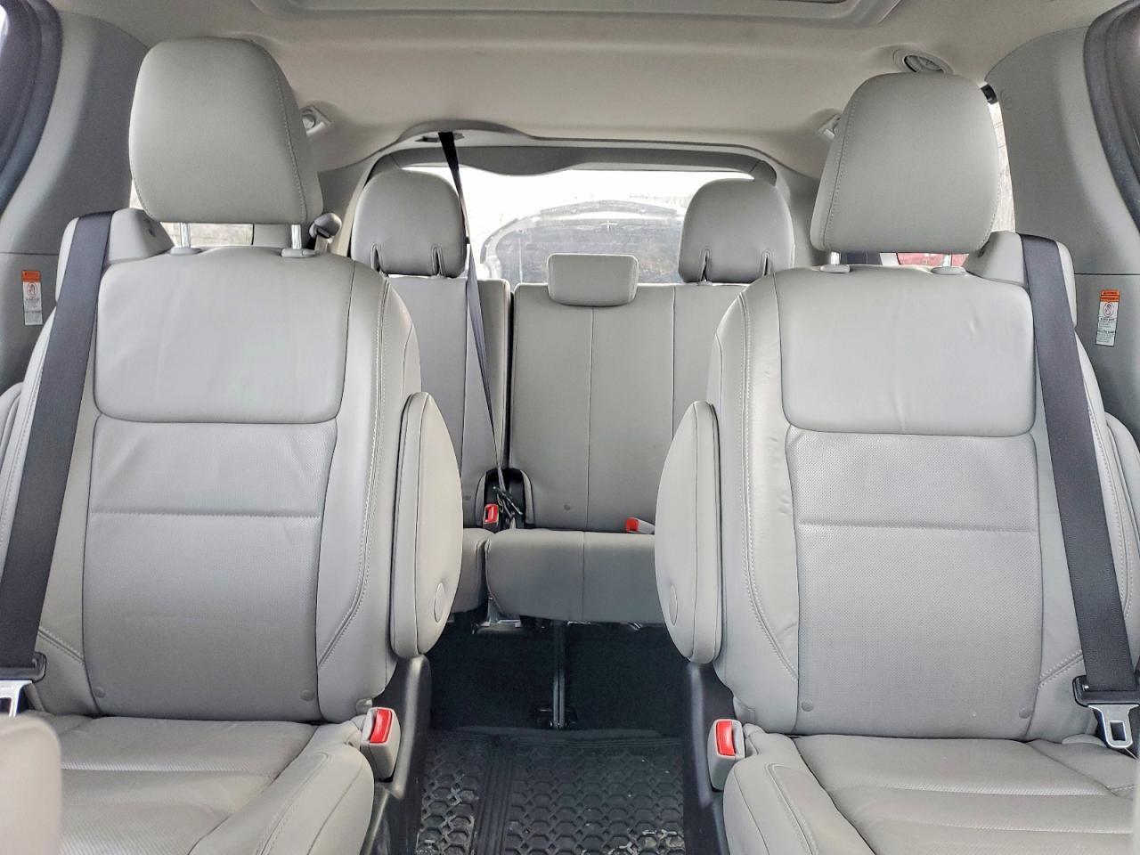 2015 TOYOTA SIENNA