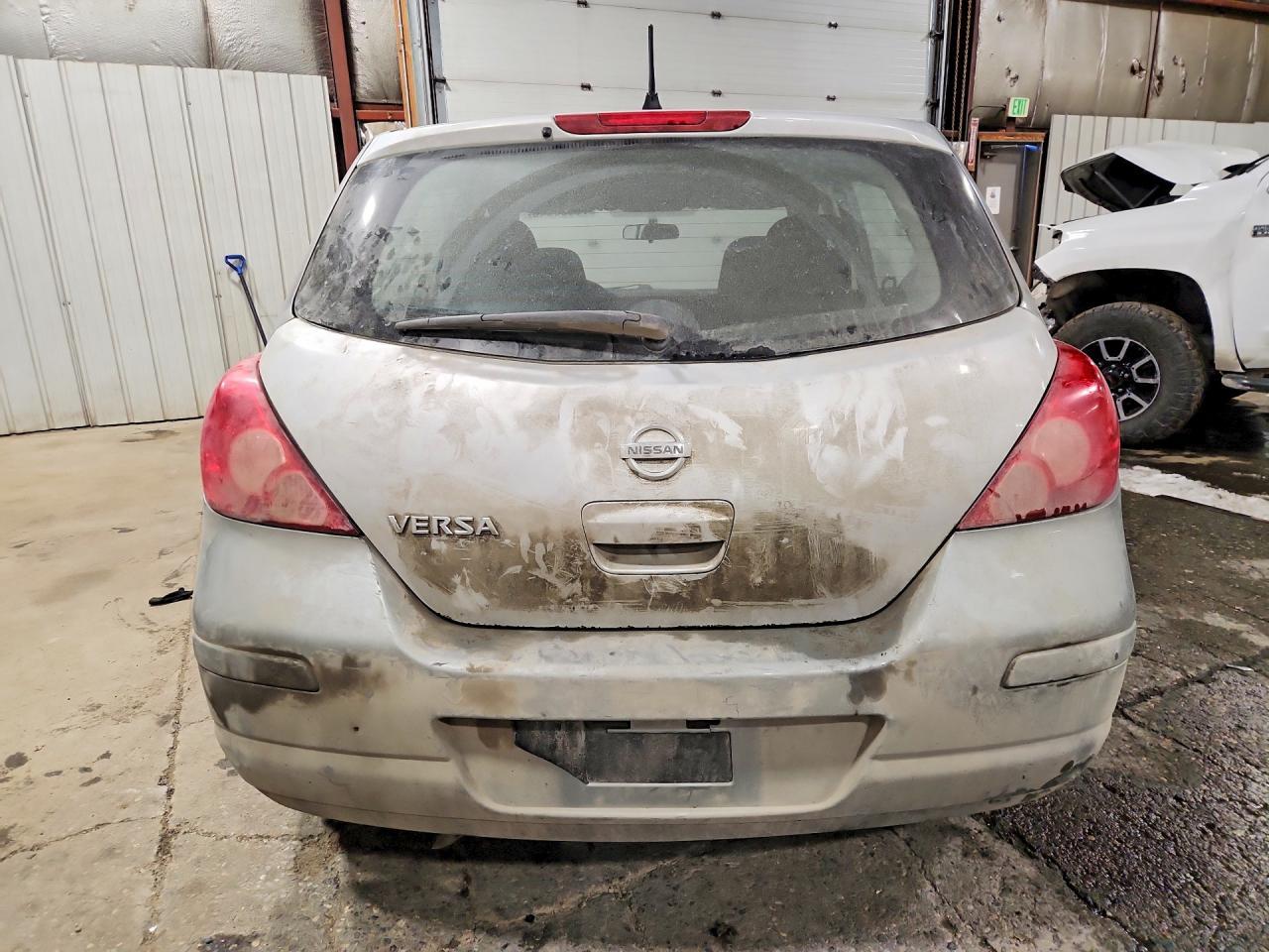 2011 NISSAN VERSA