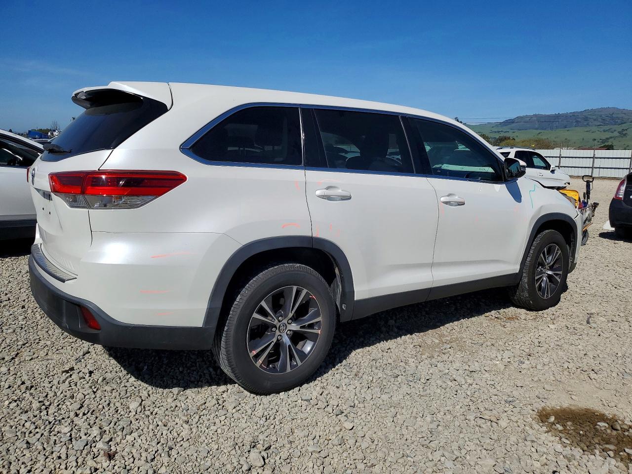 2019 TOYOTA HIGHLANDER