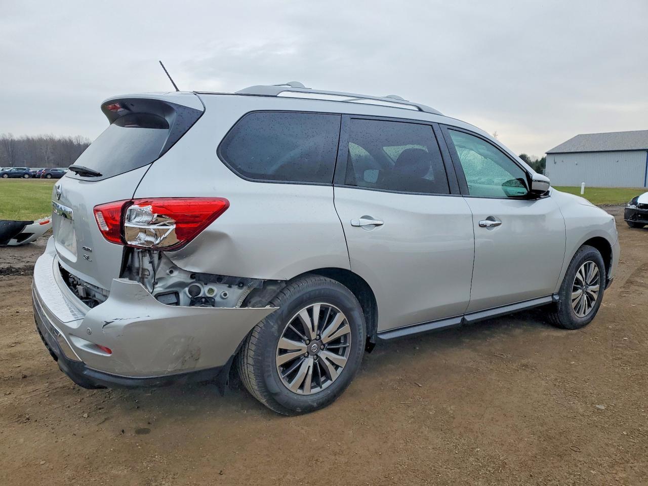 2017 NISSAN PATHFINDER