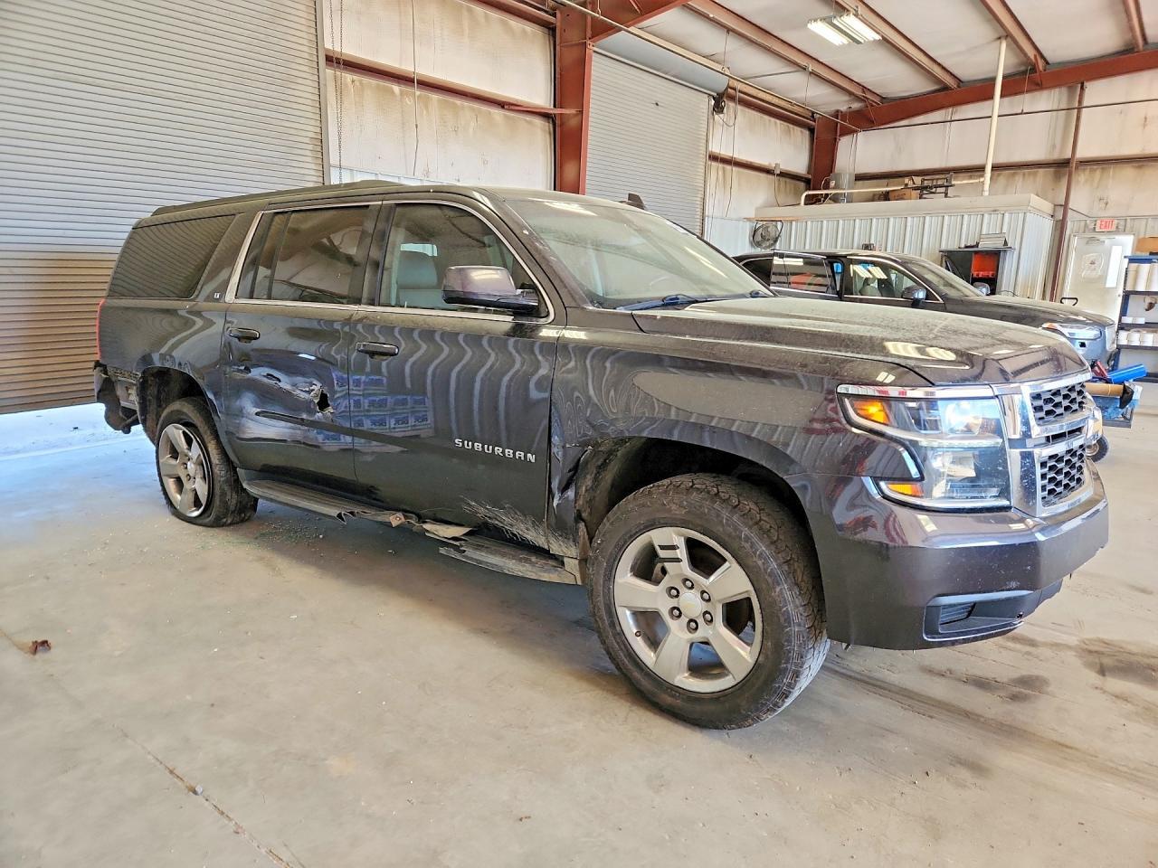 2016 CHEVROLET Suburban