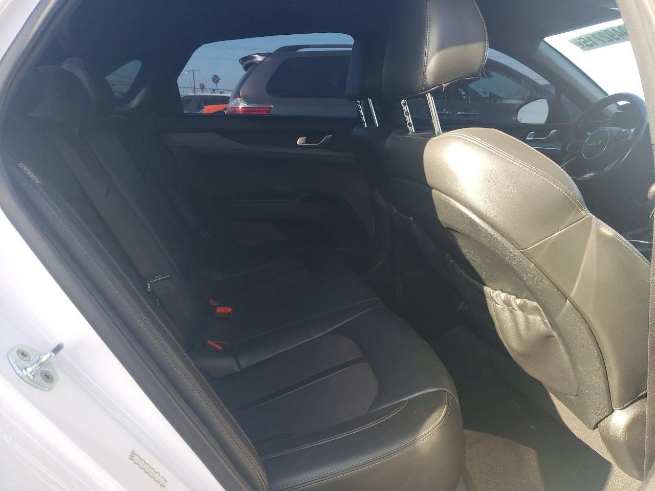 2022 KIA K5