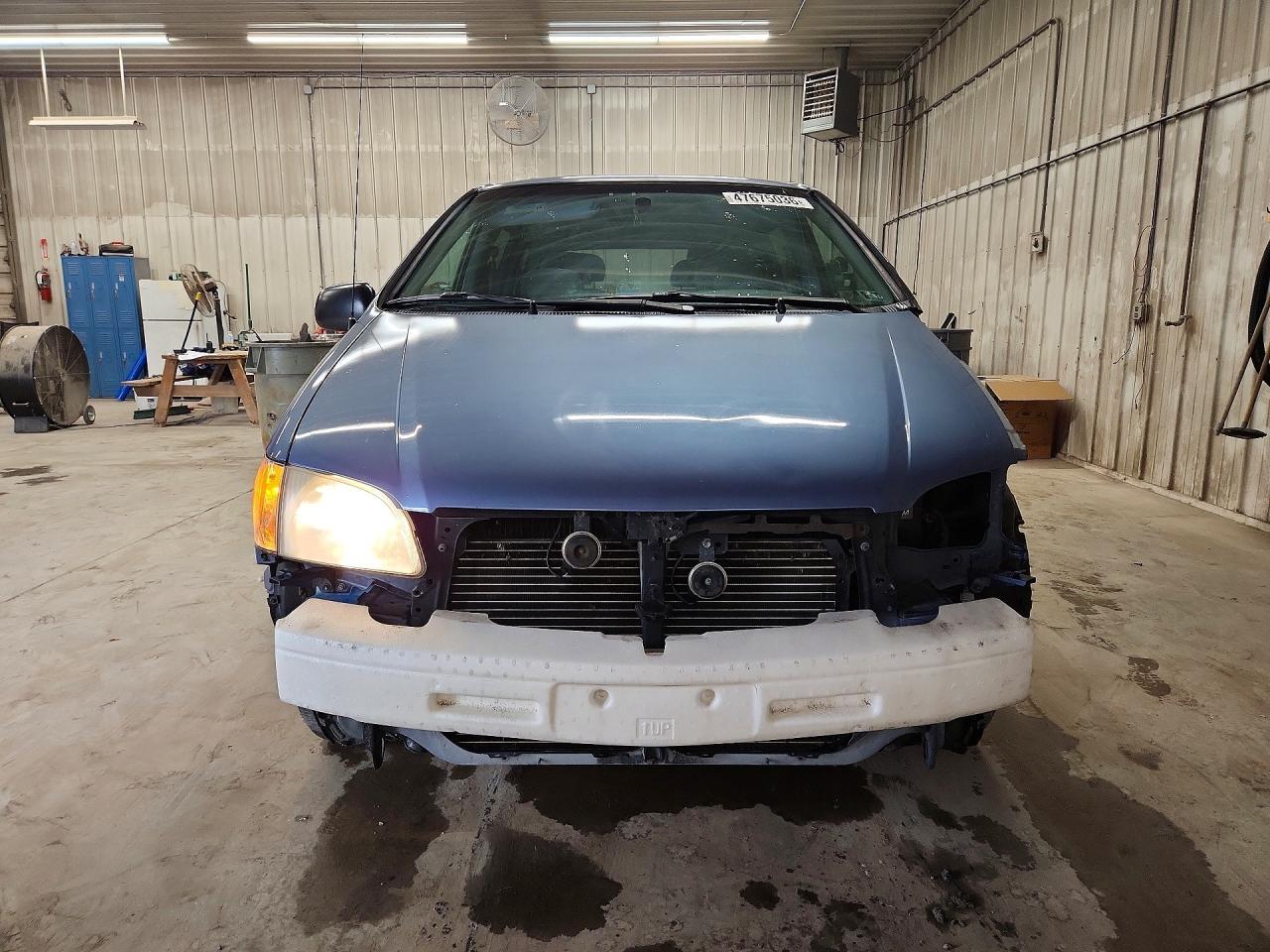 2002 TOYOTA SIENNA