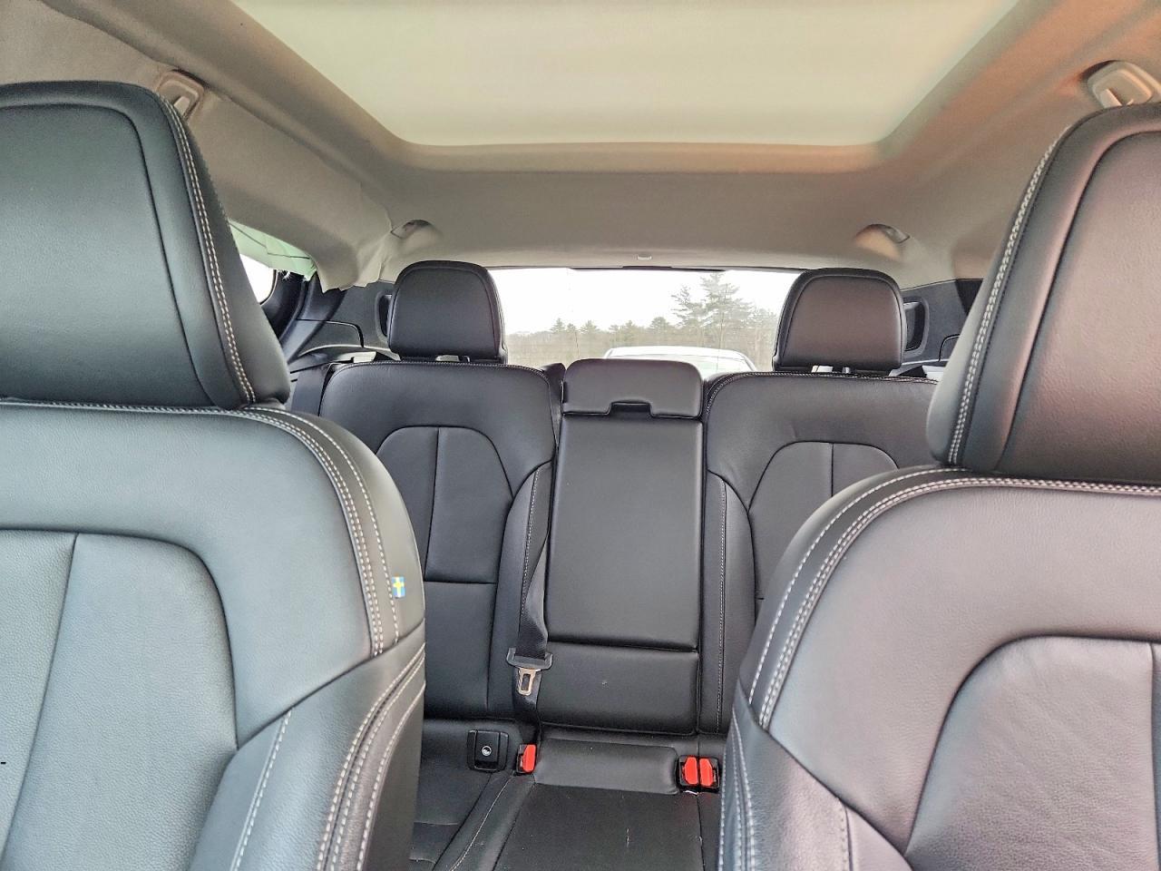 2020 VOLVO XC40