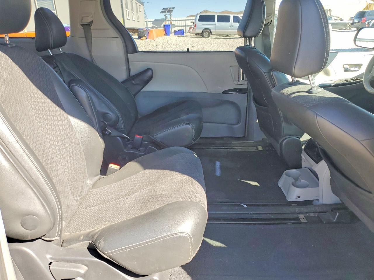 2014 TOYOTA SIENNA