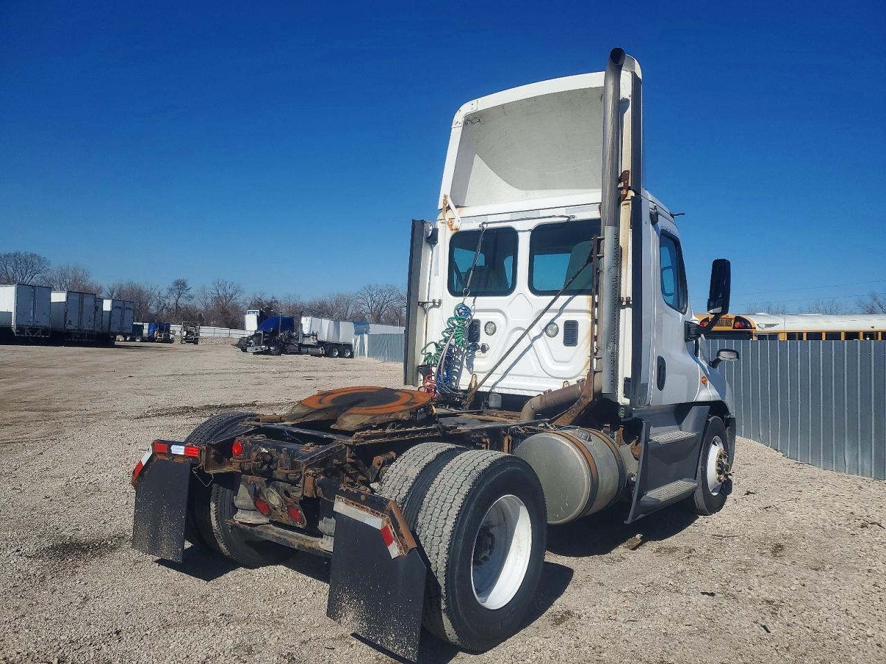 2016 FREIGHTLINER CASCADIA 125