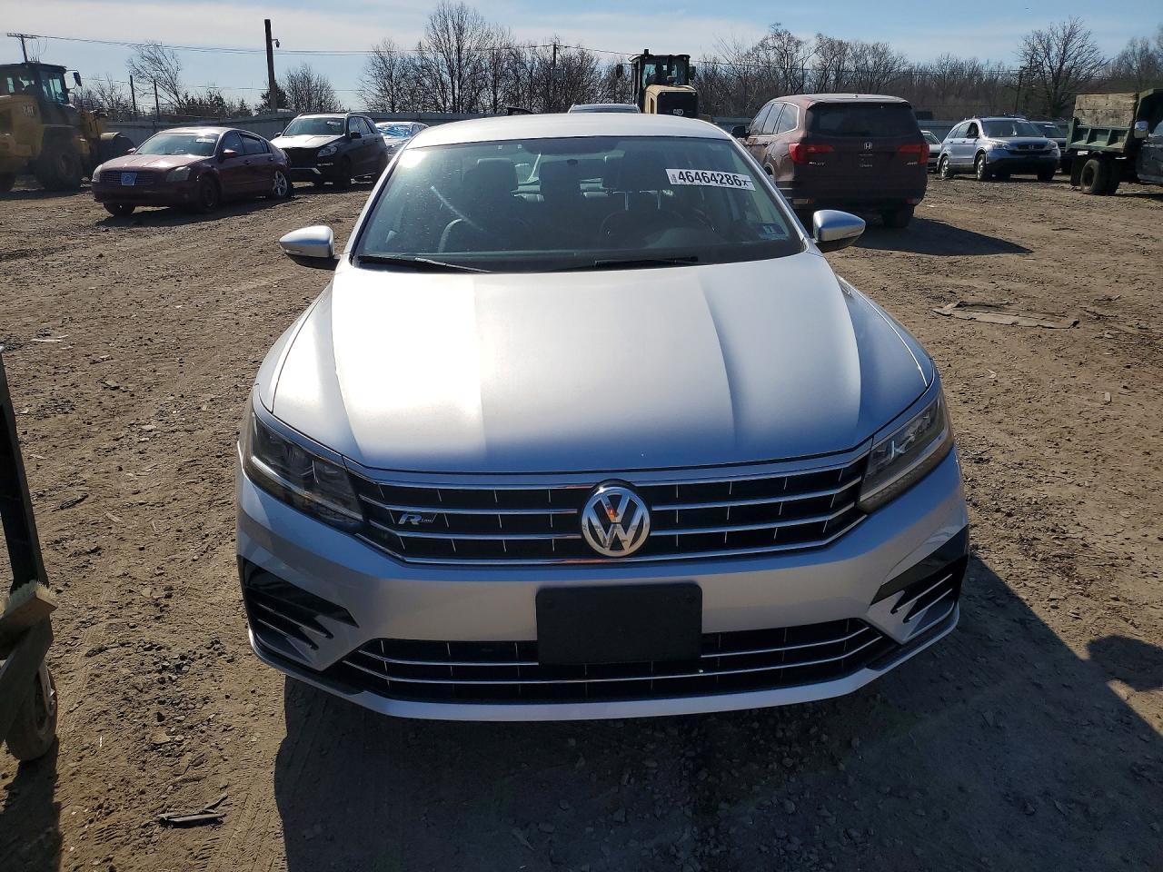 2017 VOLKSWAGEN Passat