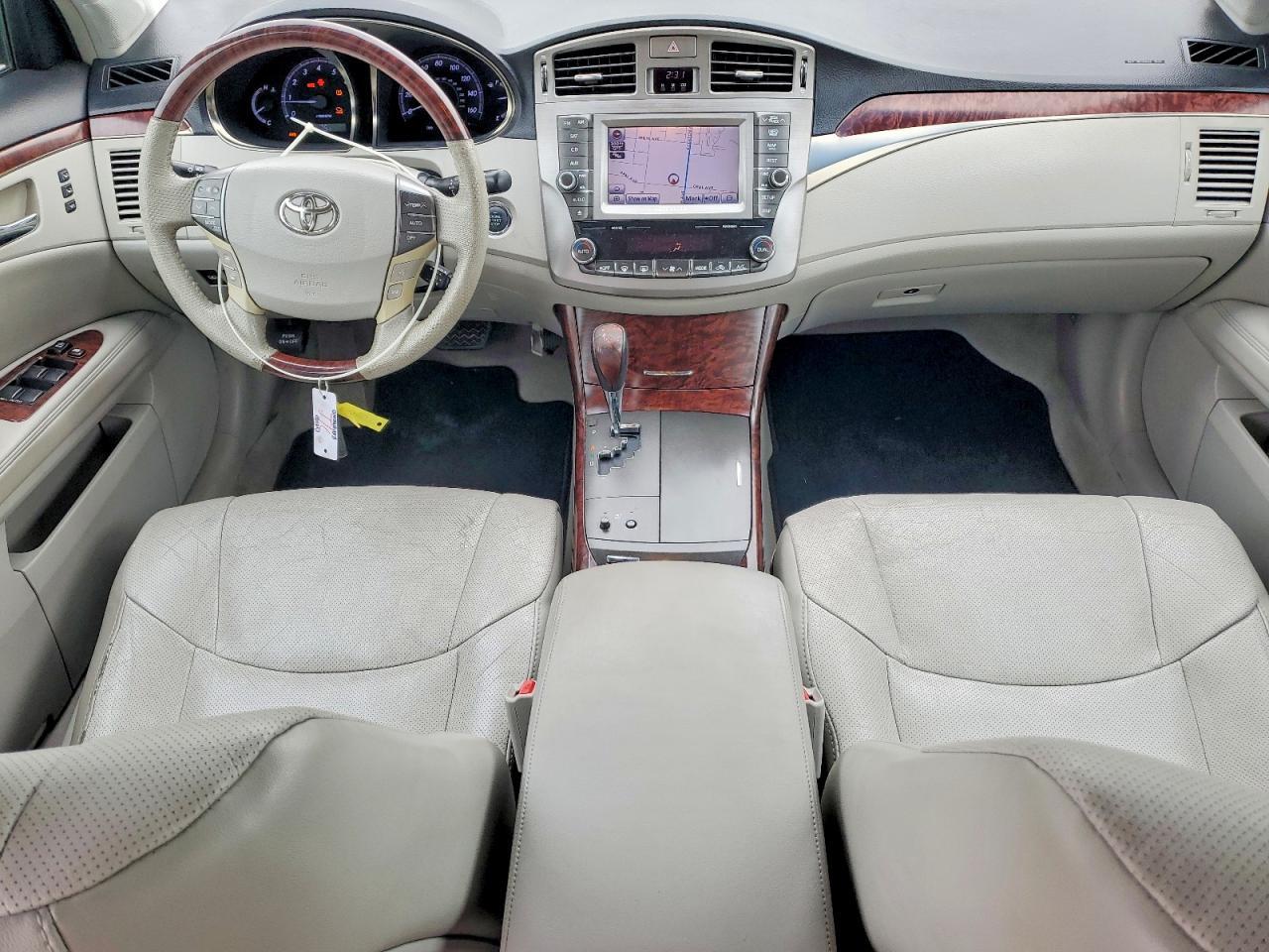 2011 TOYOTA Avalon