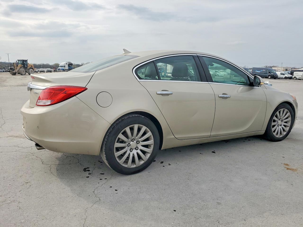2013 BUICK Regal