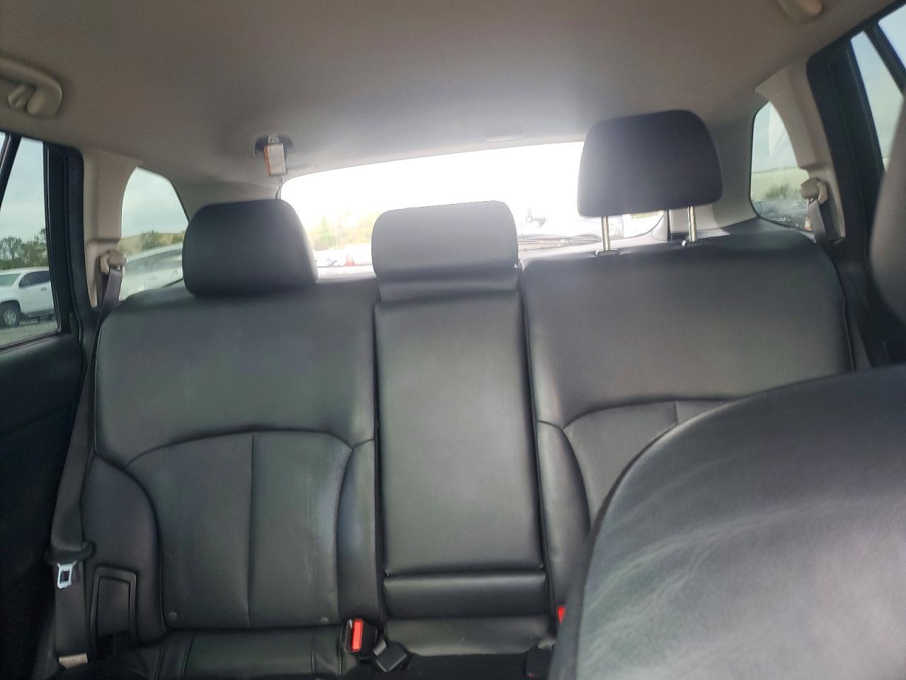 2010 SUBARU Outback