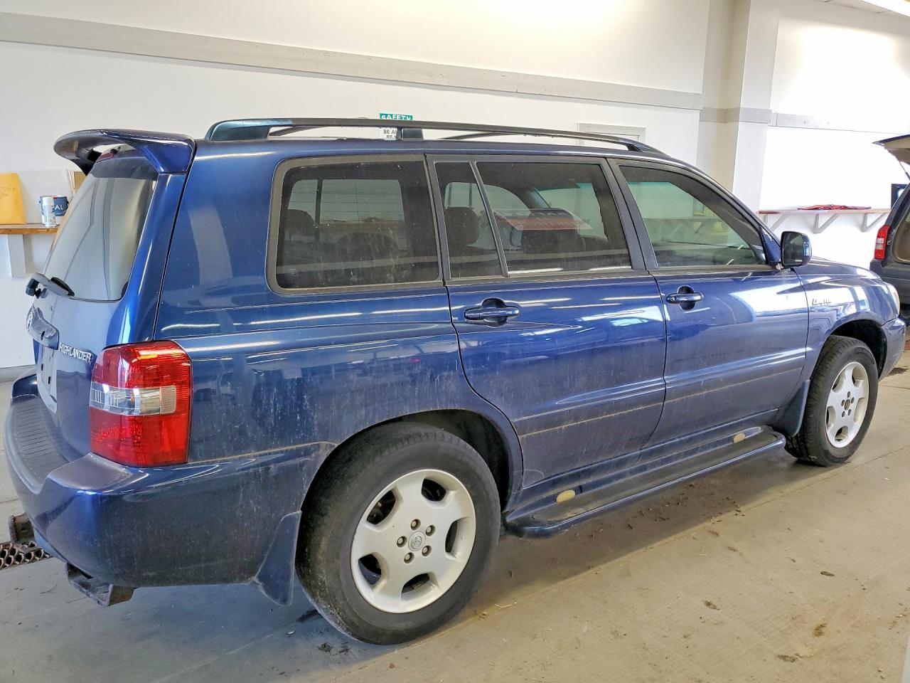 2005 TOYOTA HIGHLANDER
