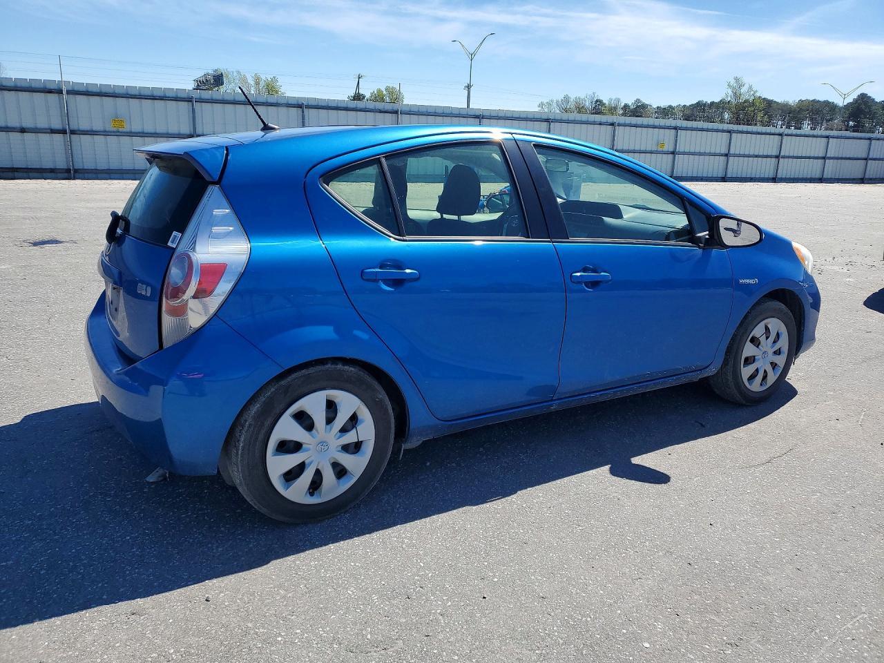 2013 TOYOTA Prius c