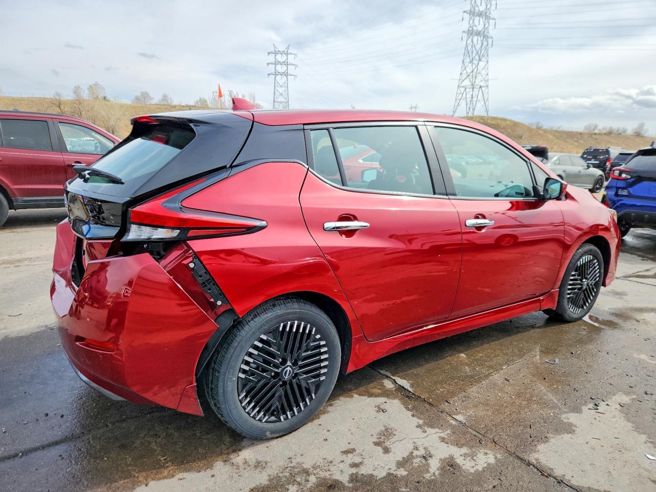 2024 NISSAN LEAF