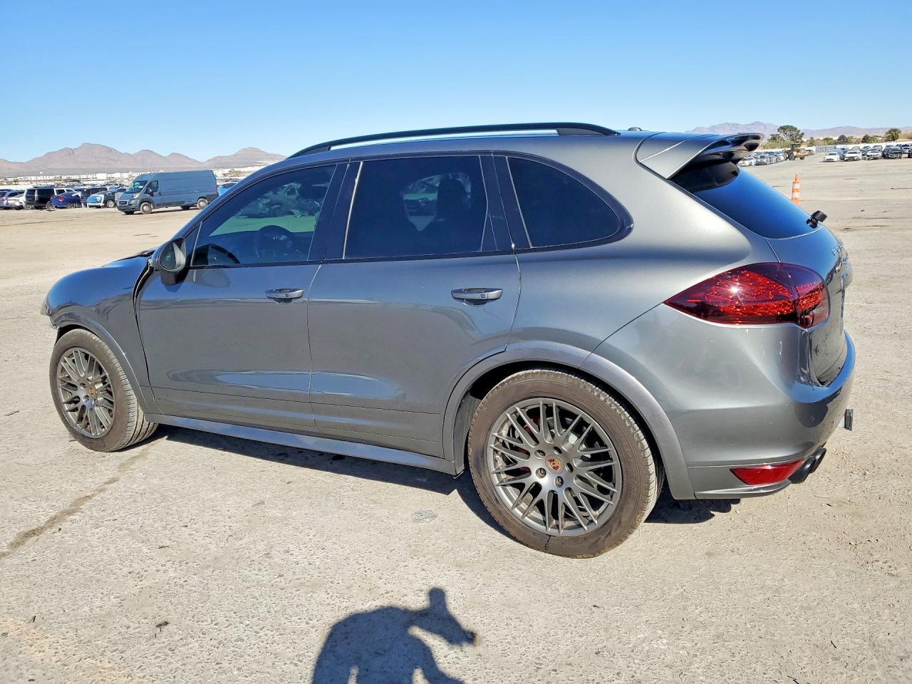 2014 PORSCHE CAYENNE