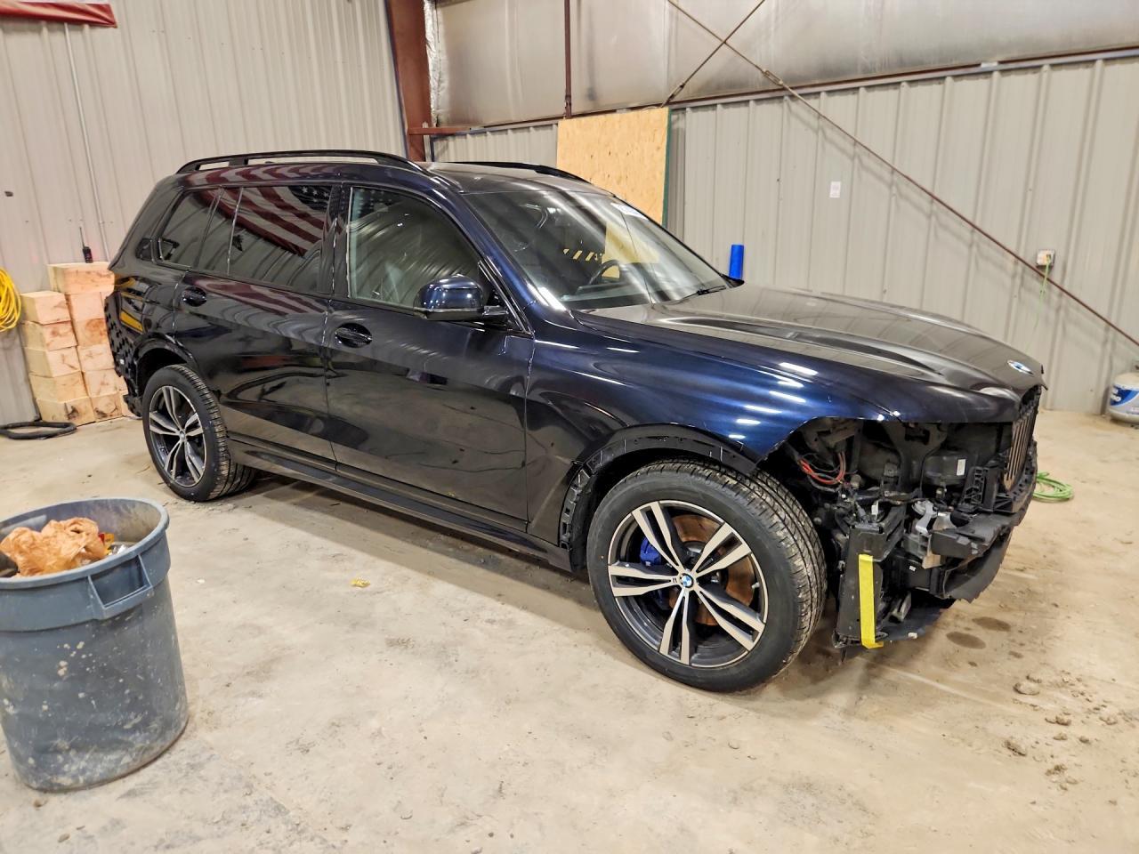 2022 BMW X7