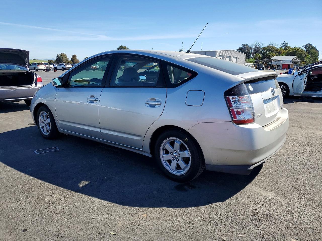2004 TOYOTA PRIUS