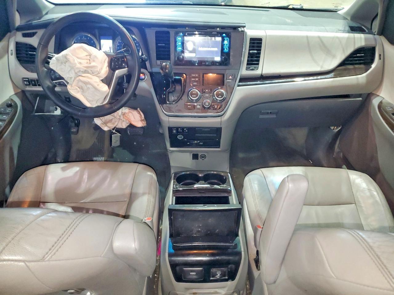 2015 TOYOTA SIENNA