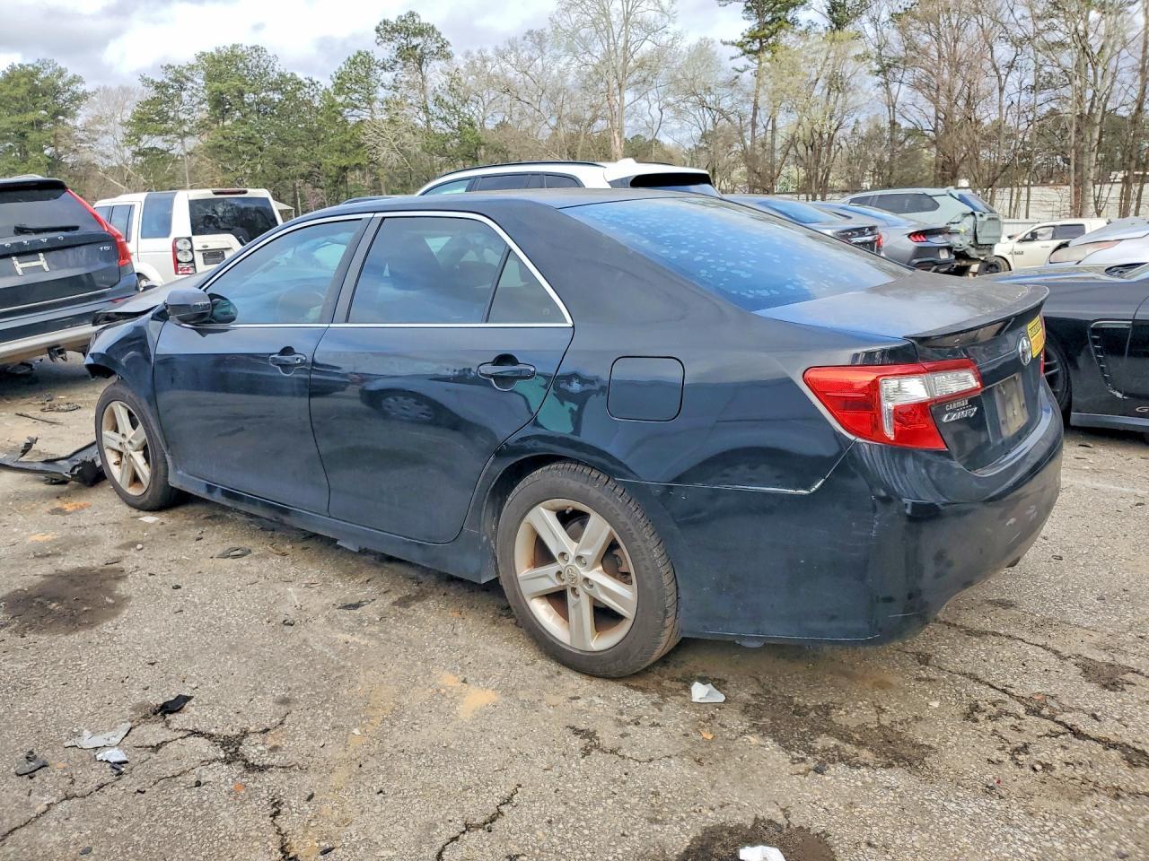 2014 TOYOTA CAMRY