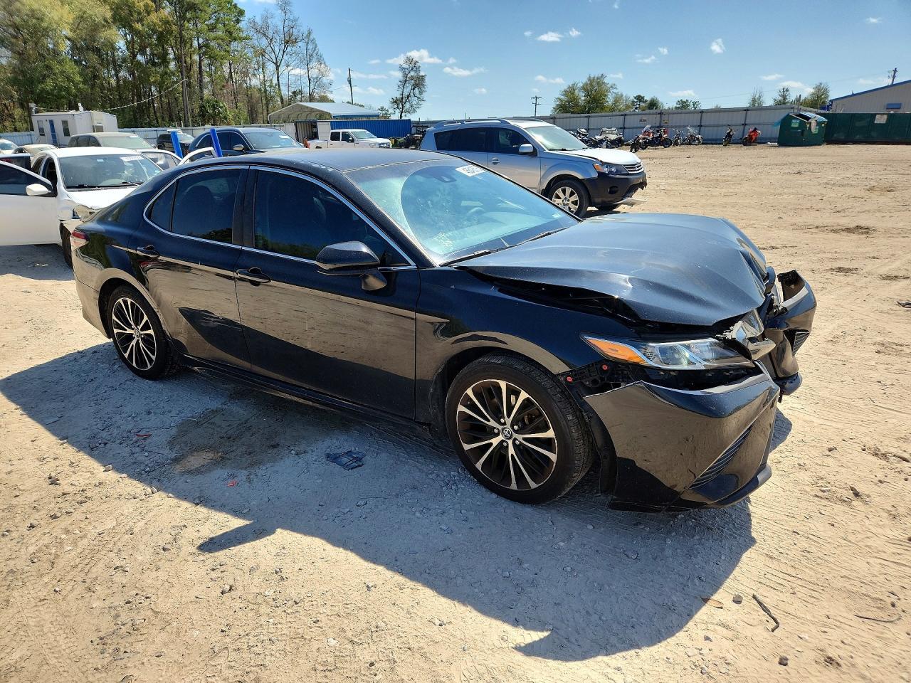 2018 TOYOTA CAMRY
