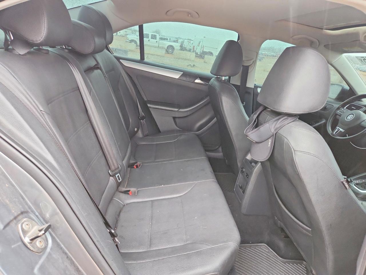 2011 VOLKSWAGEN JETTA