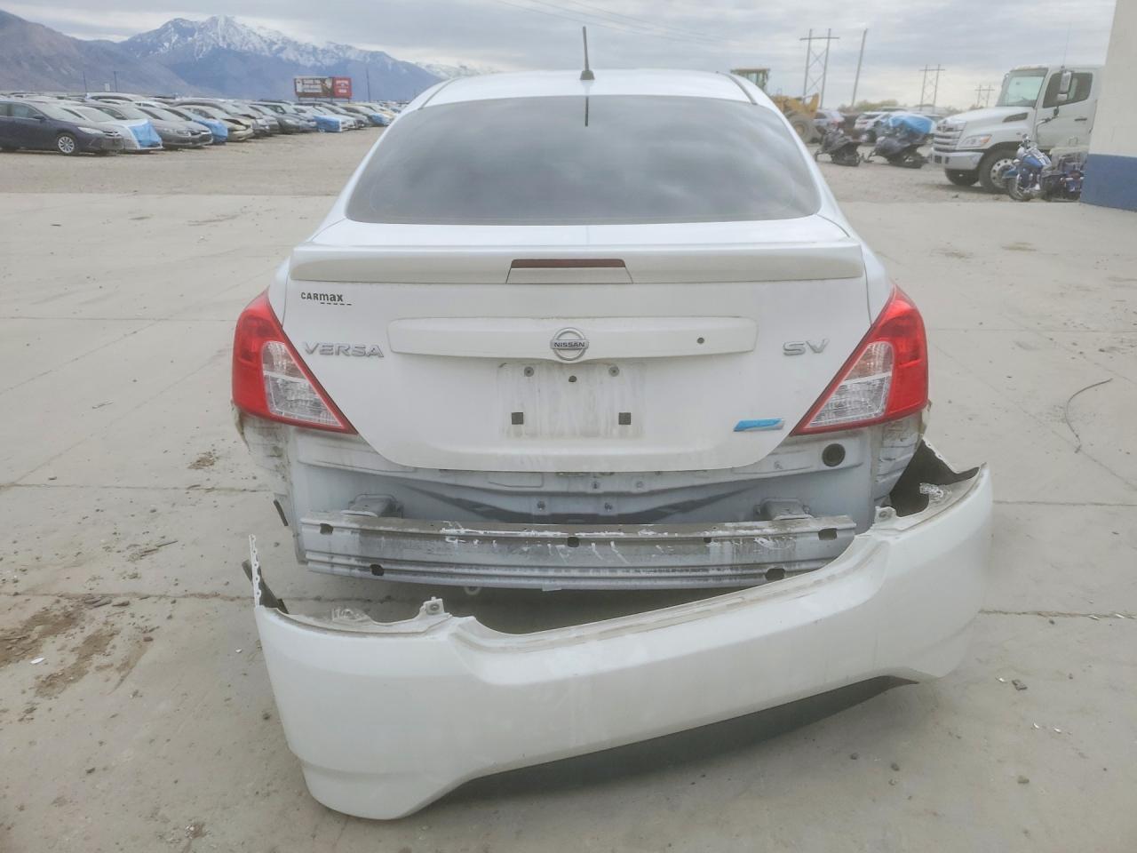 2016 NISSAN VERSA