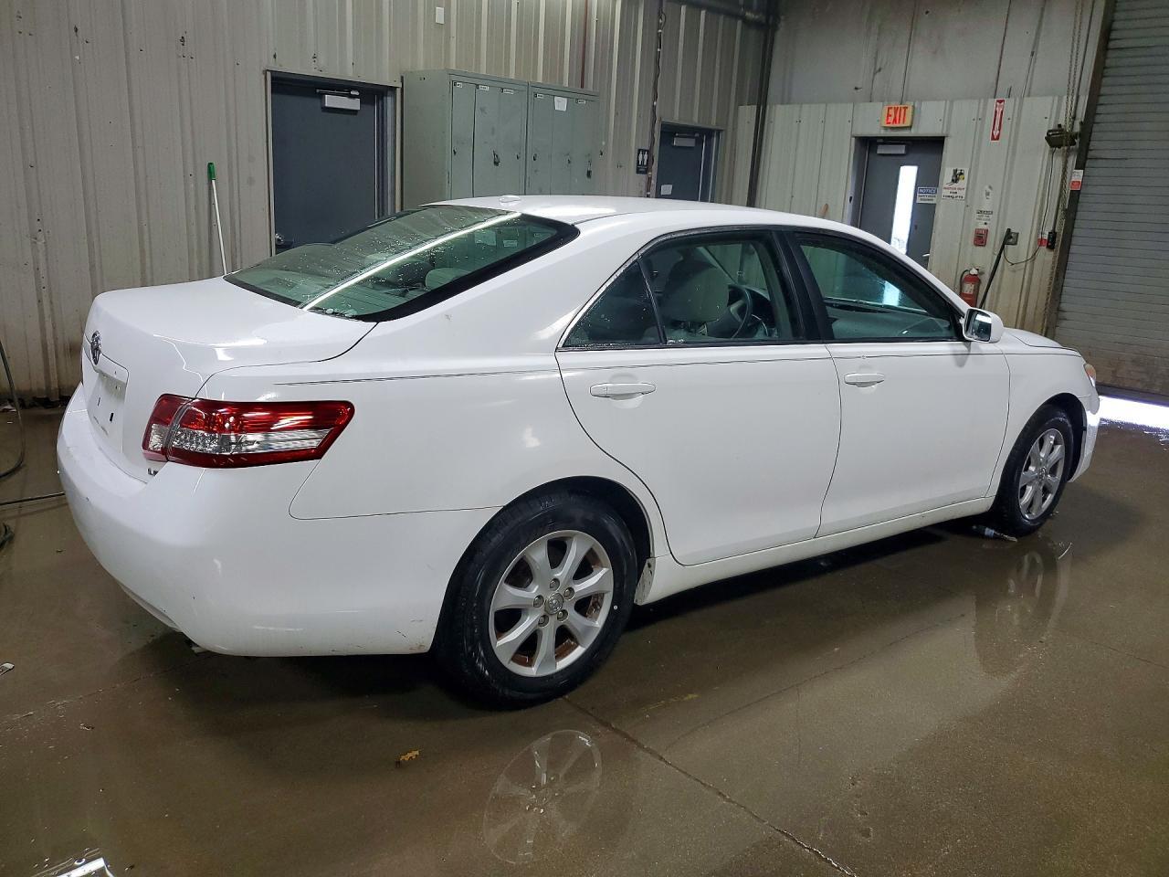 2011 TOYOTA CAMRY