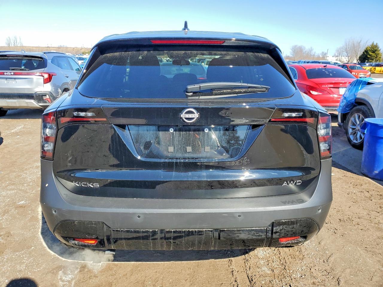 2025 NISSAN KICKS