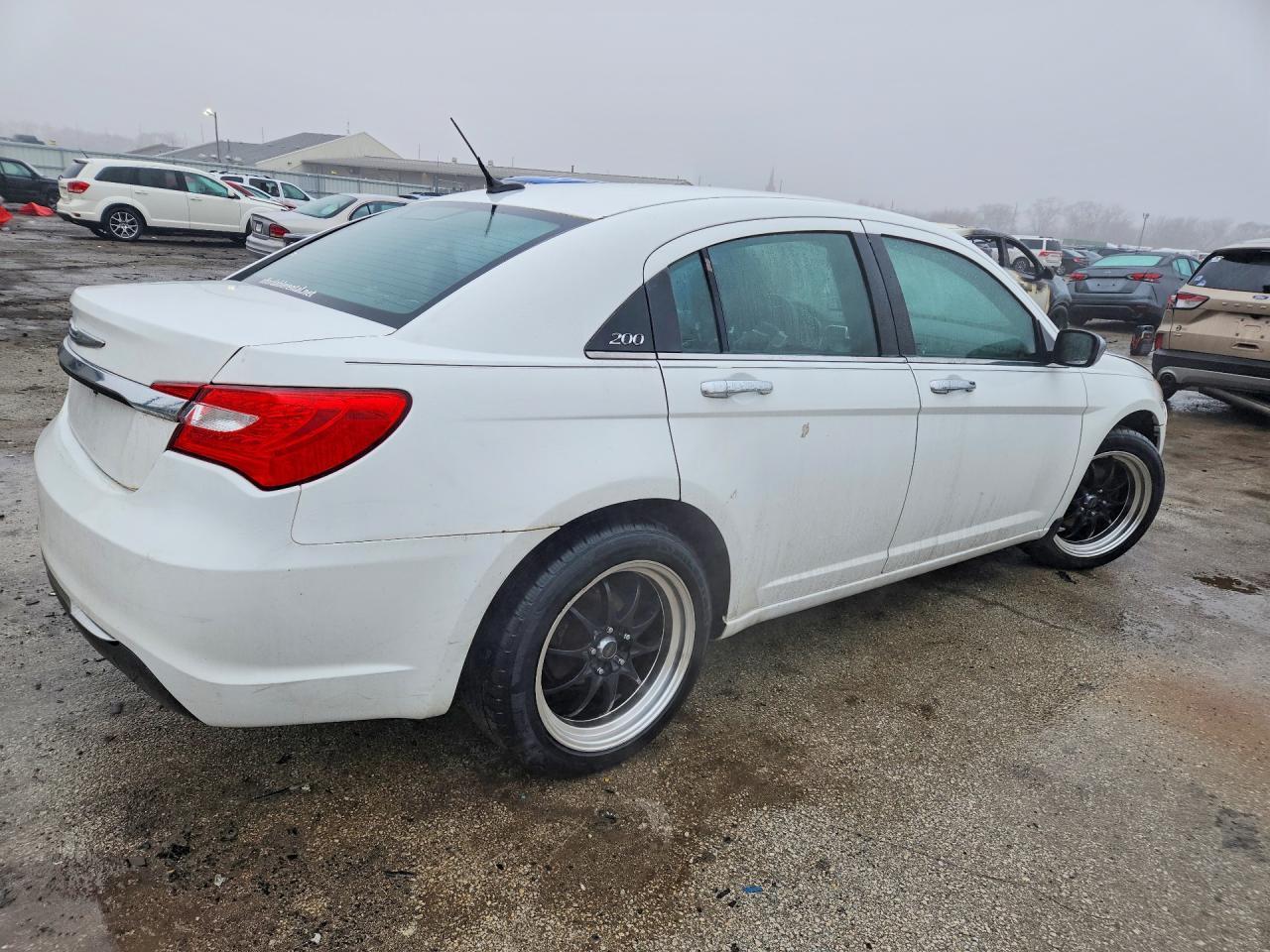 2011 CHRYSLER 200
