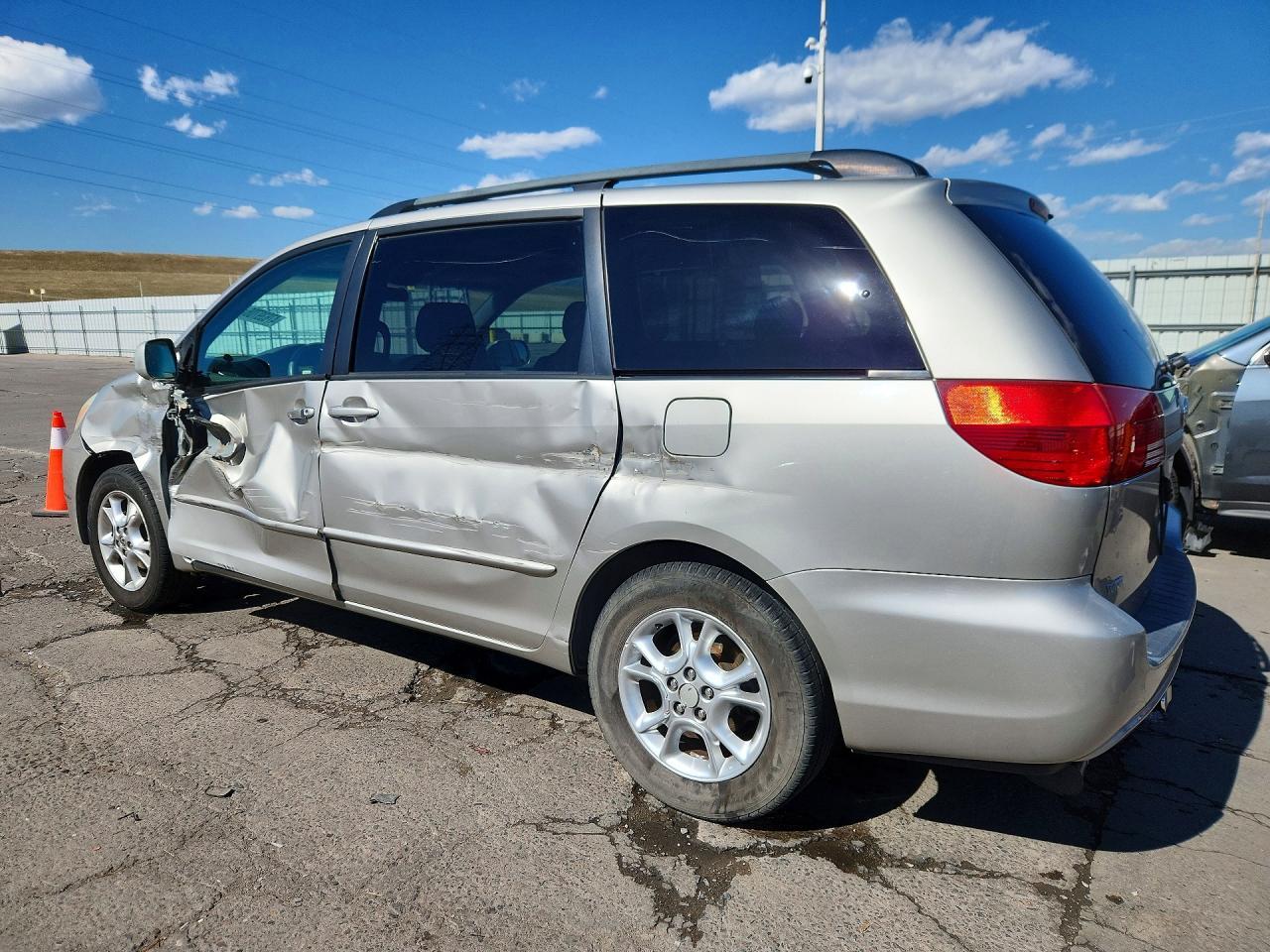 2004 TOYOTA SIENNA