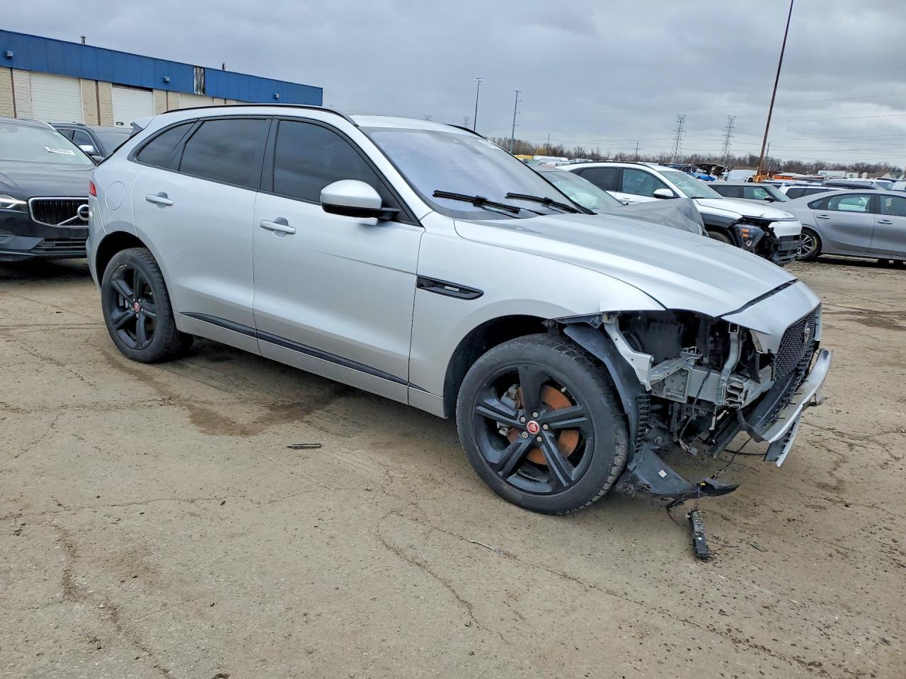 2017 JAGUAR F-Pace