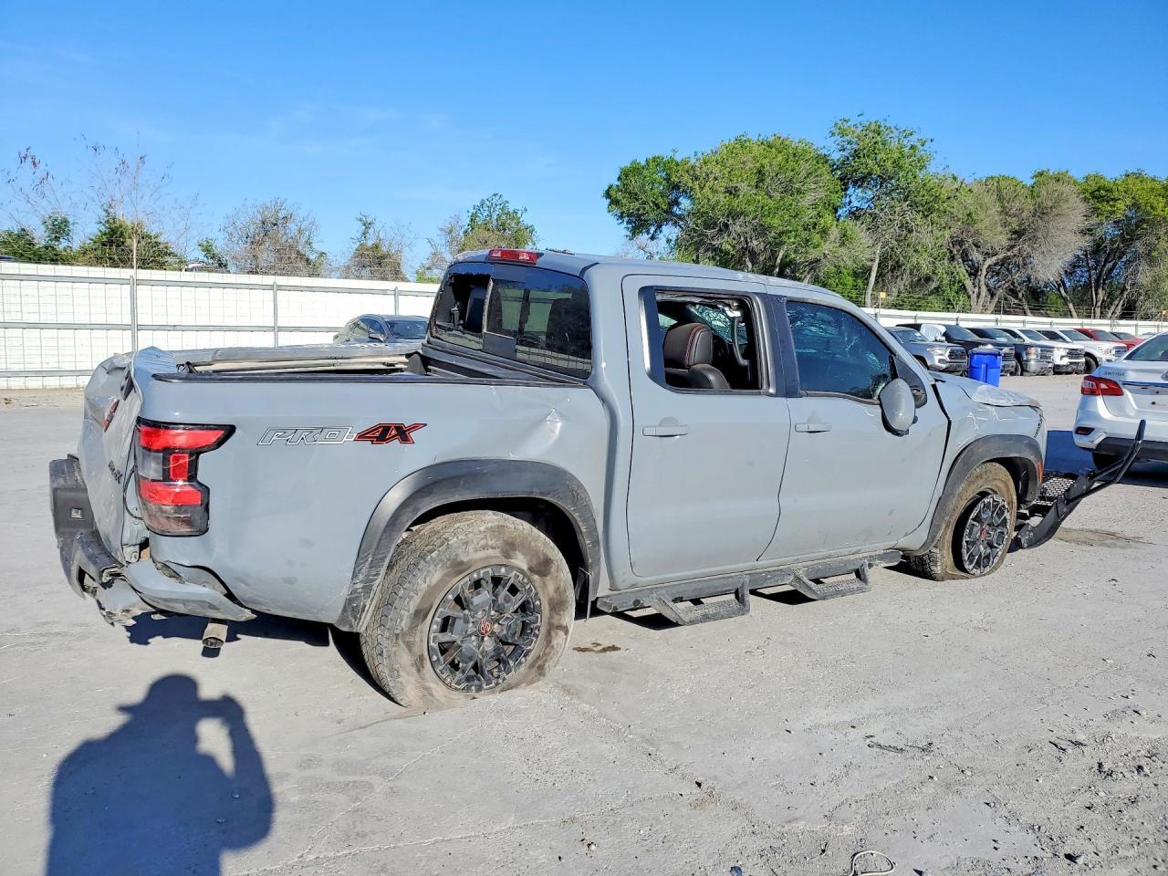 2023 NISSAN Frontier