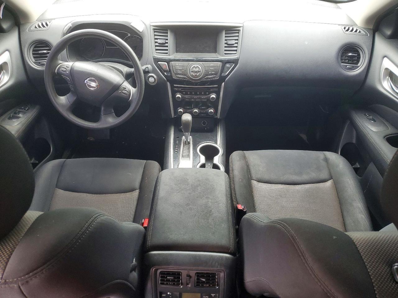 2017 NISSAN Path Finde