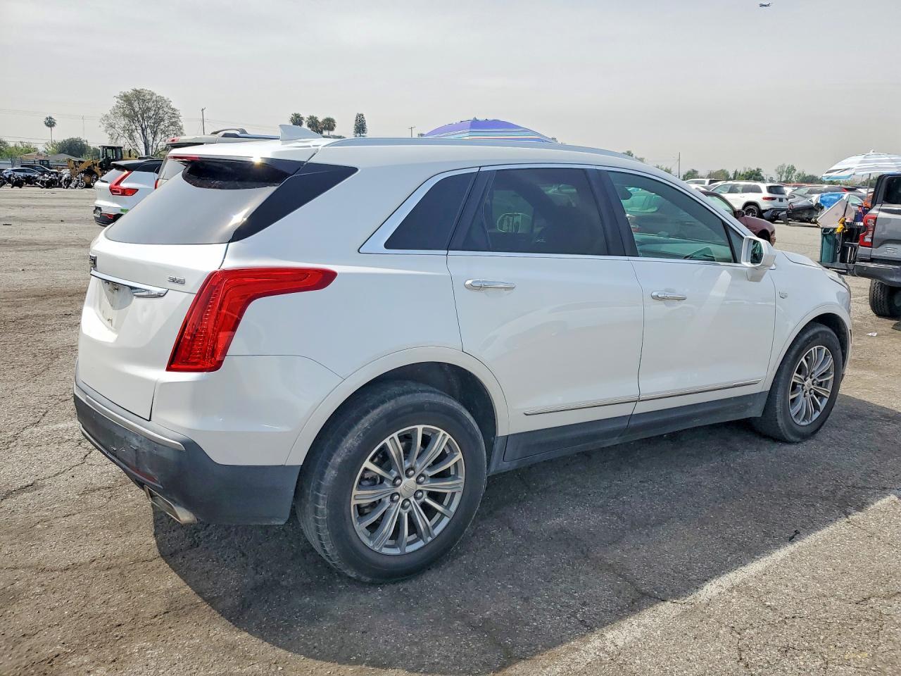 2017 CADILLAC XT5