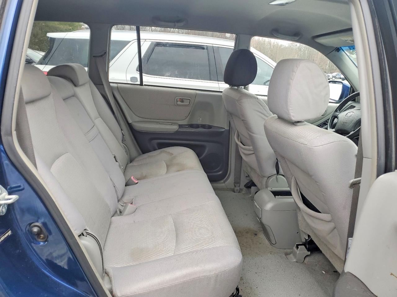 2004 TOYOTA HIGHLANDER
