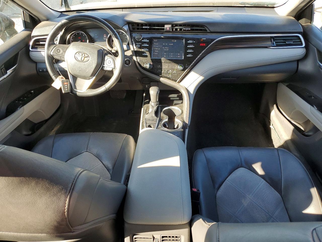 2018 TOYOTA CAMRY