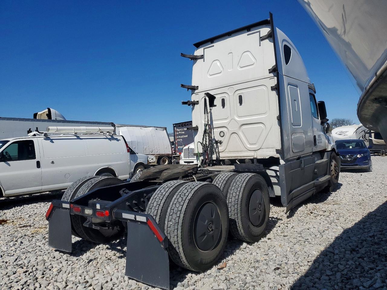 2020 FREIGHTLINER CASCADIA 126