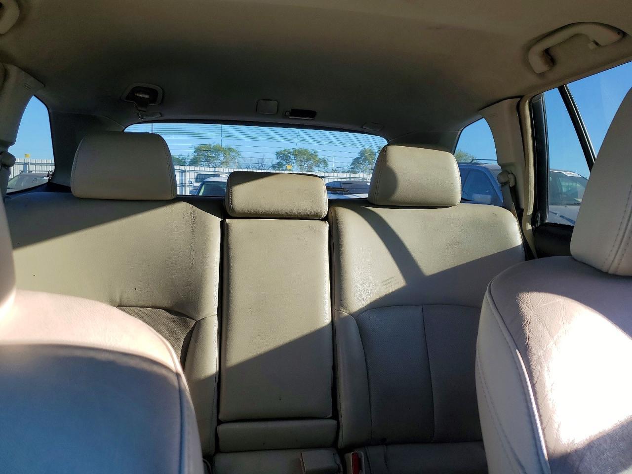 2013 SUBARU Outback