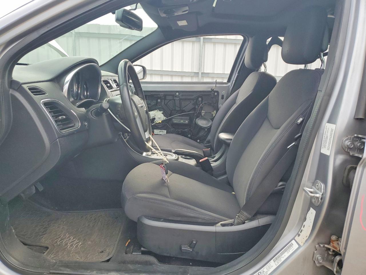 2013 CHRYSLER 200