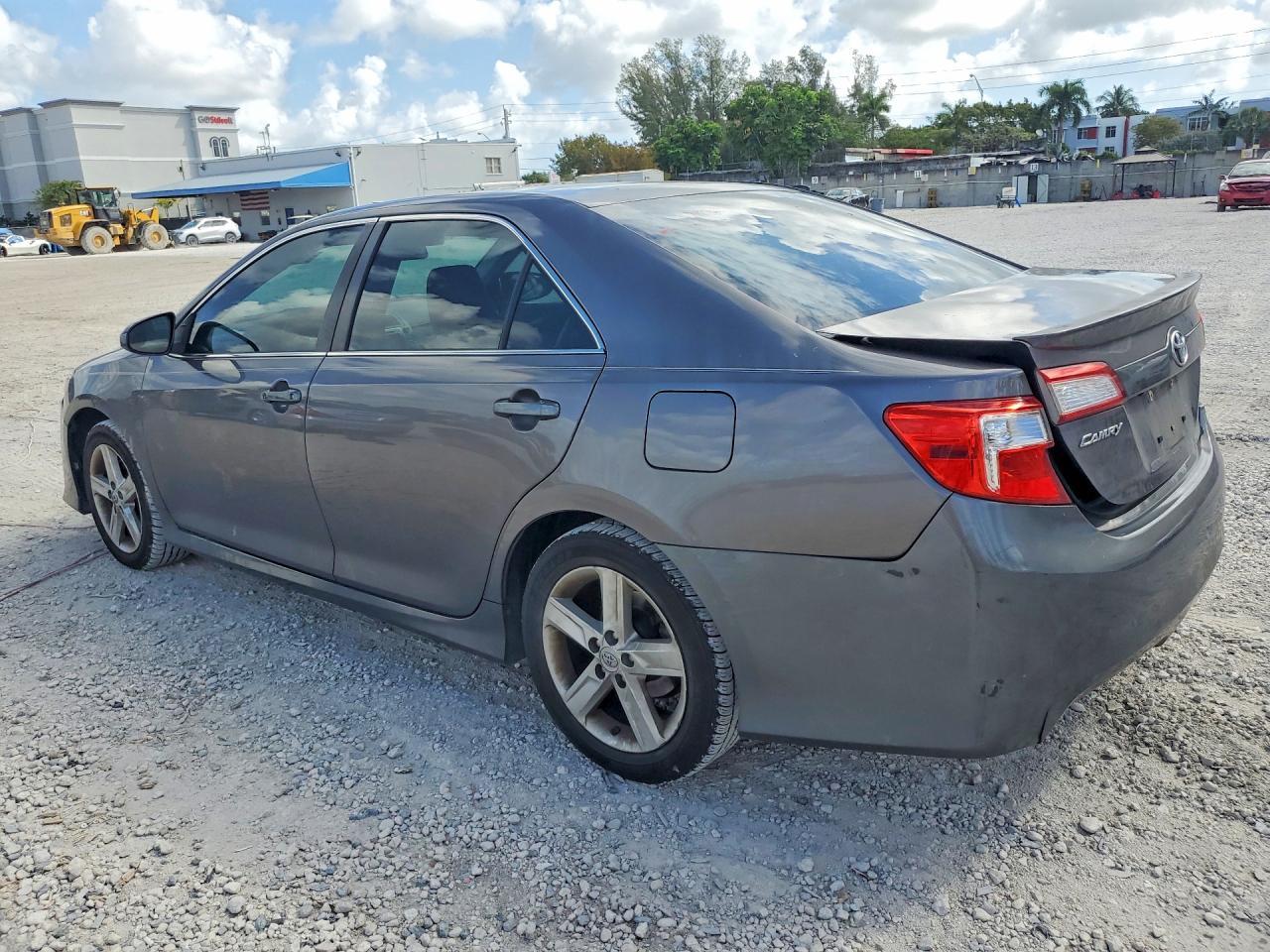 2014 TOYOTA CAMRY