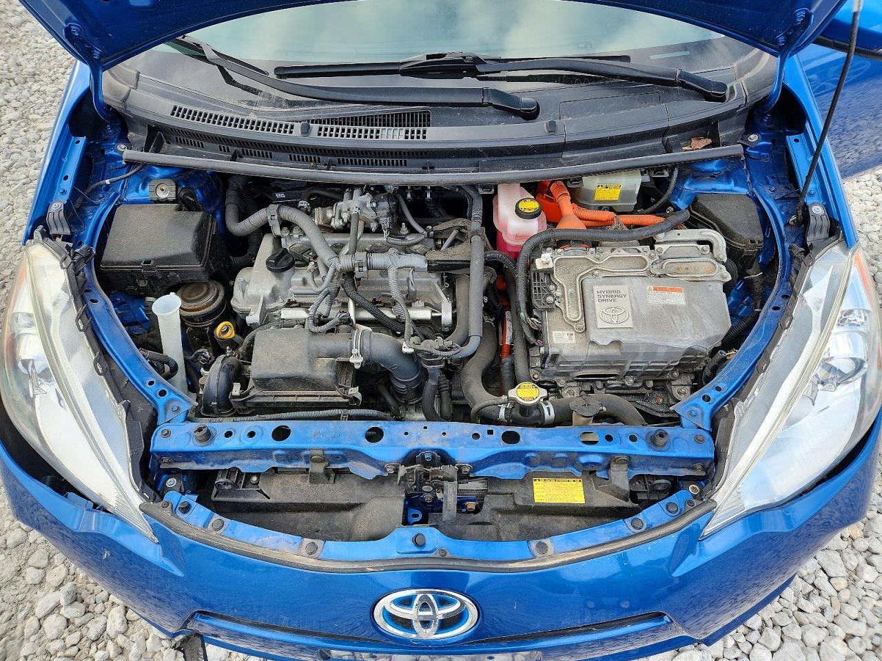 2014 TOYOTA Prius c
