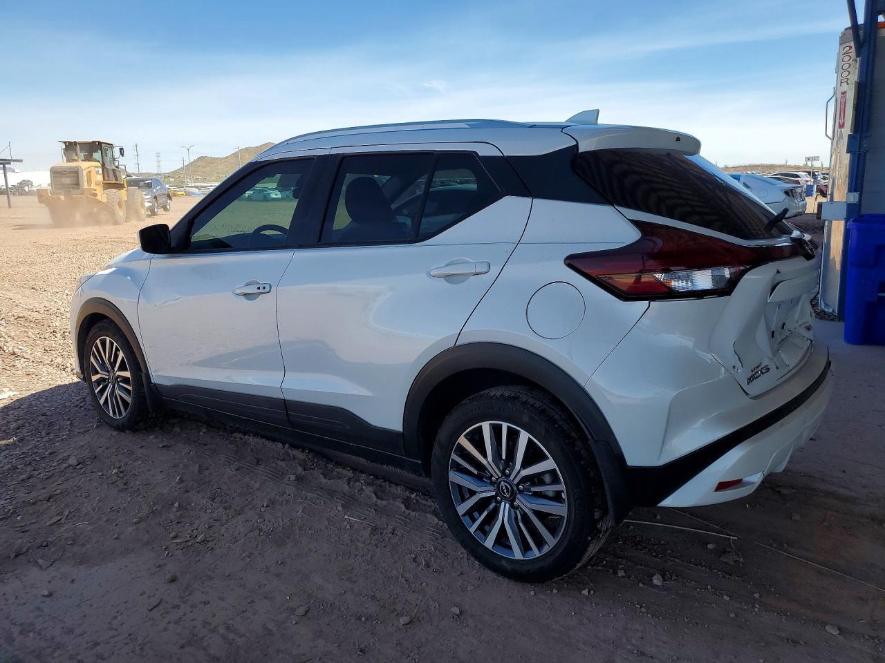 2023 NISSAN KICKS