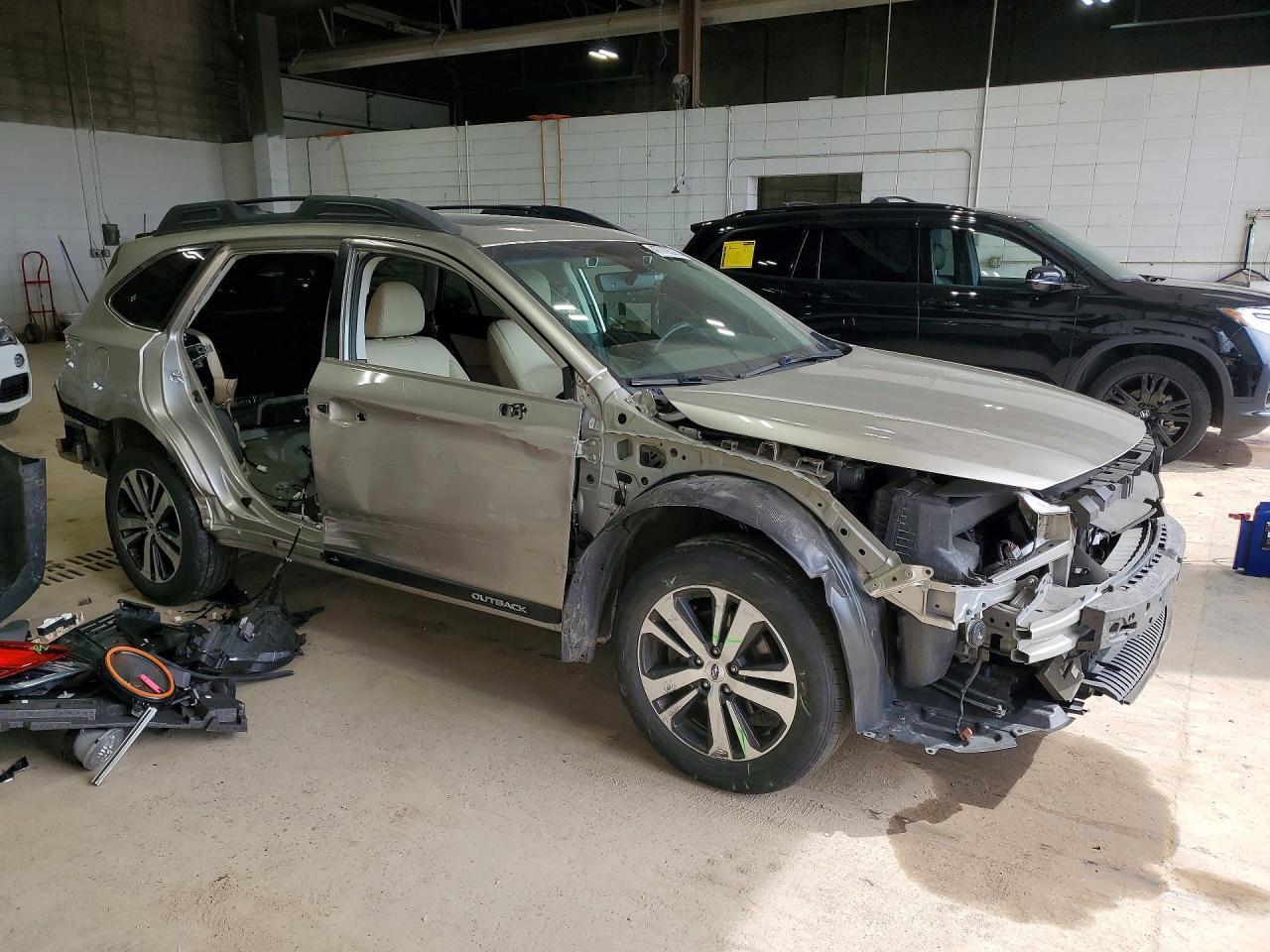 2019 SUBARU Outback