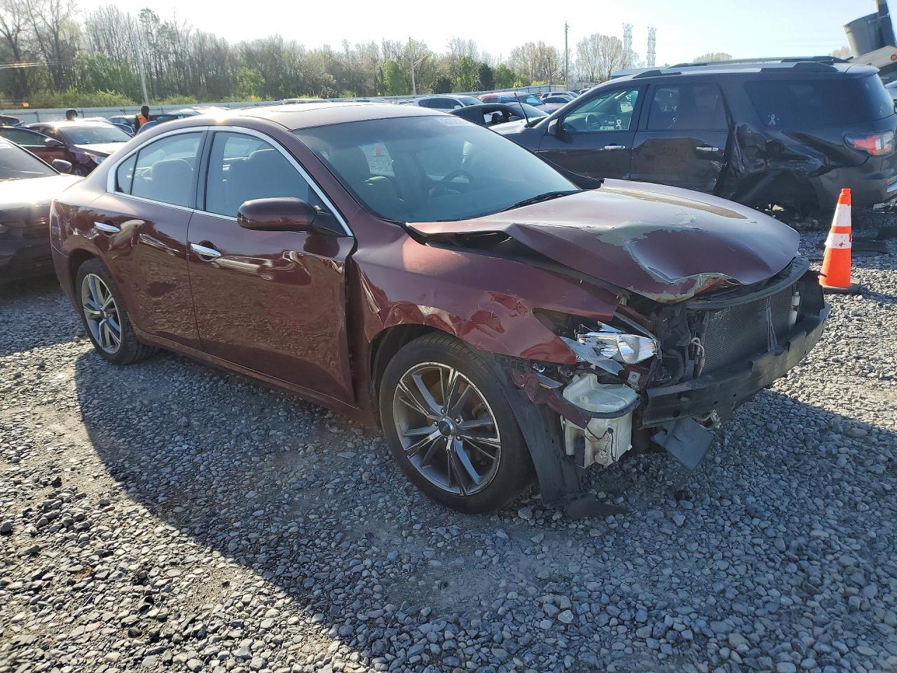 2011 NISSAN Maxima