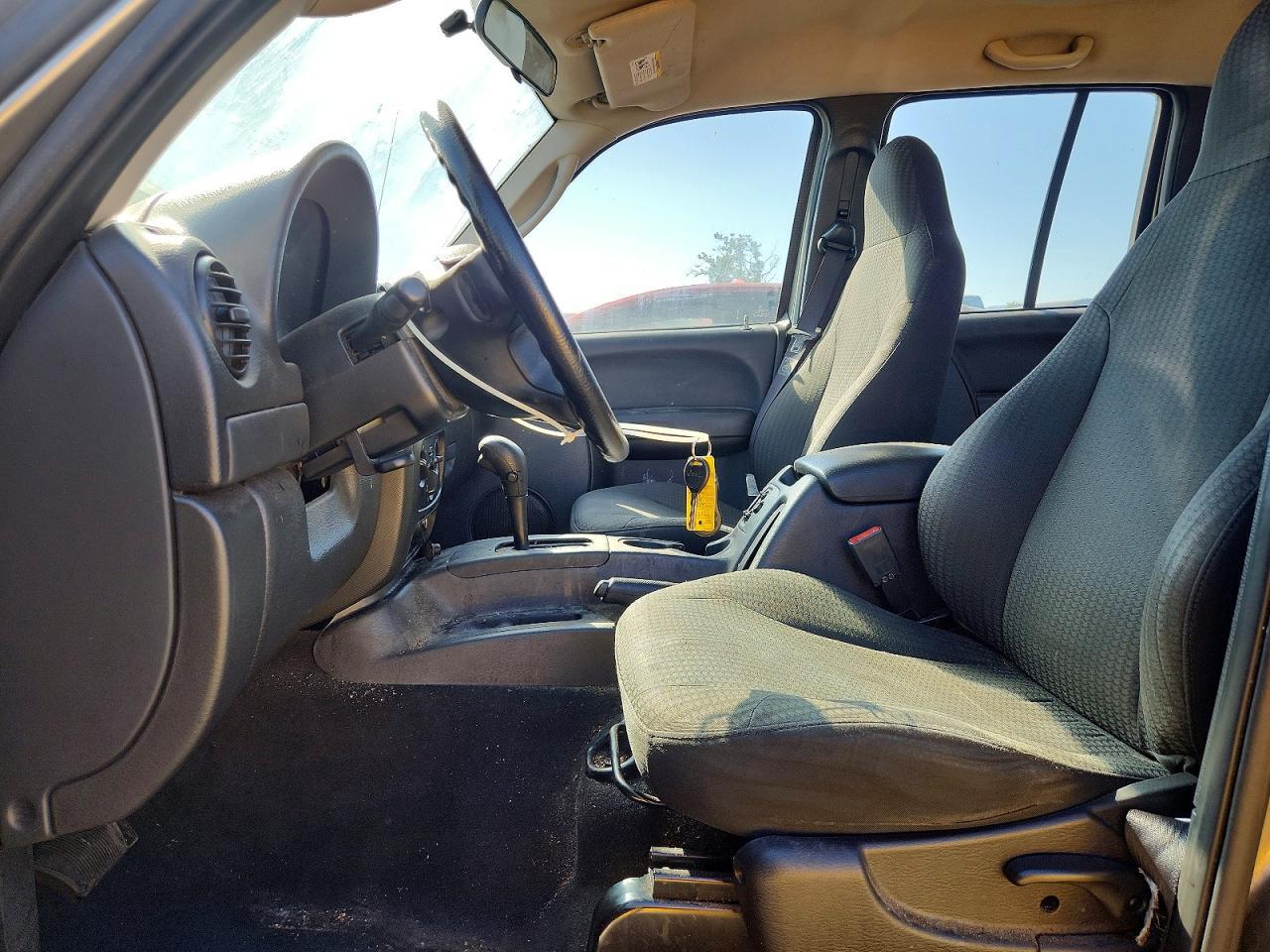 2004 JEEP Liberty