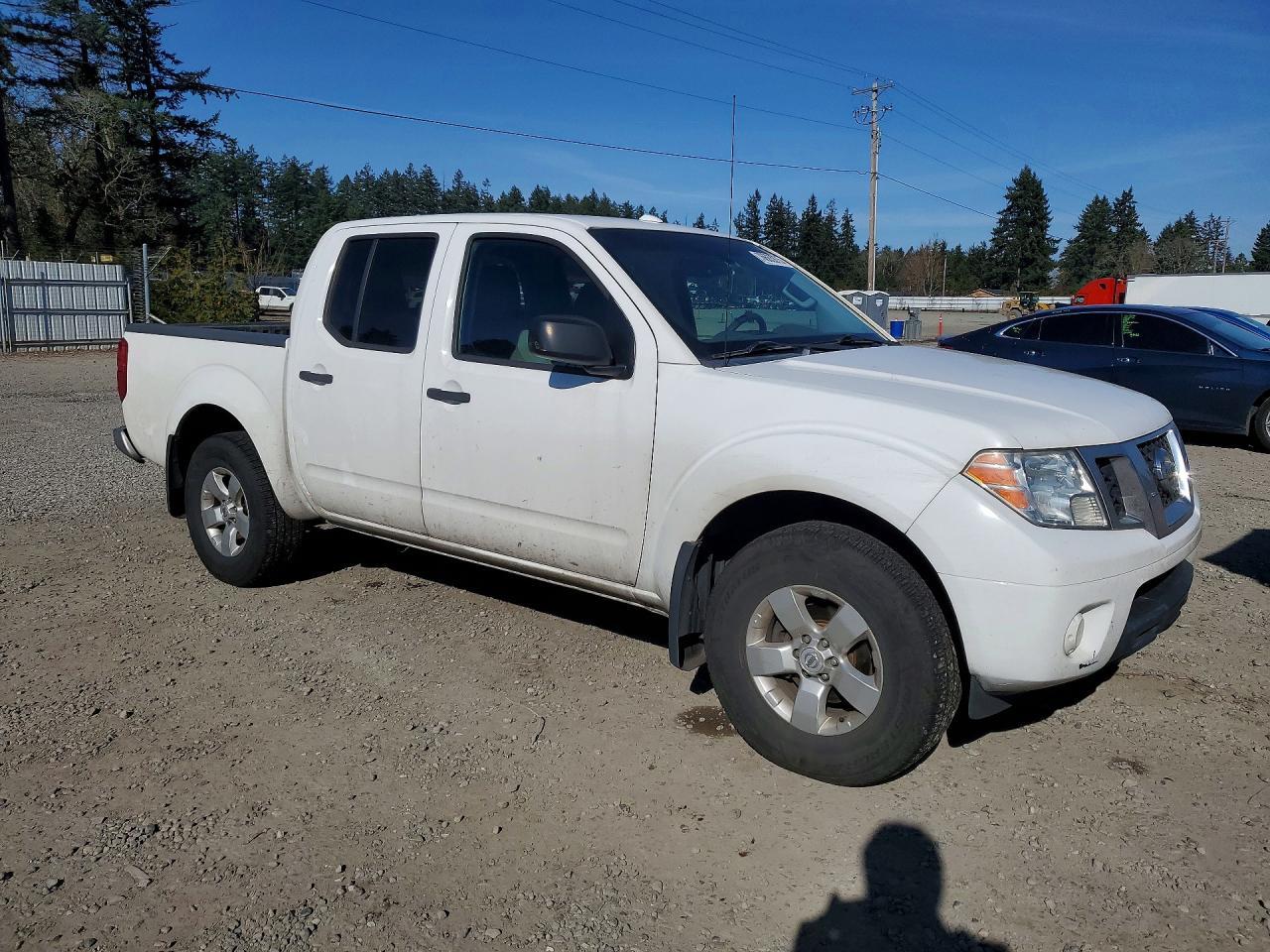 2012 NISSAN Frontier