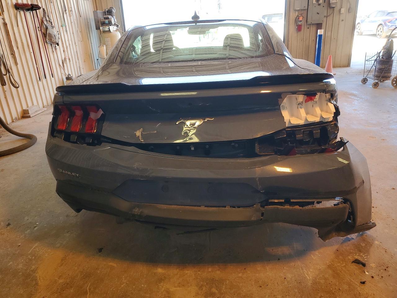 2025 FORD MUSTANG