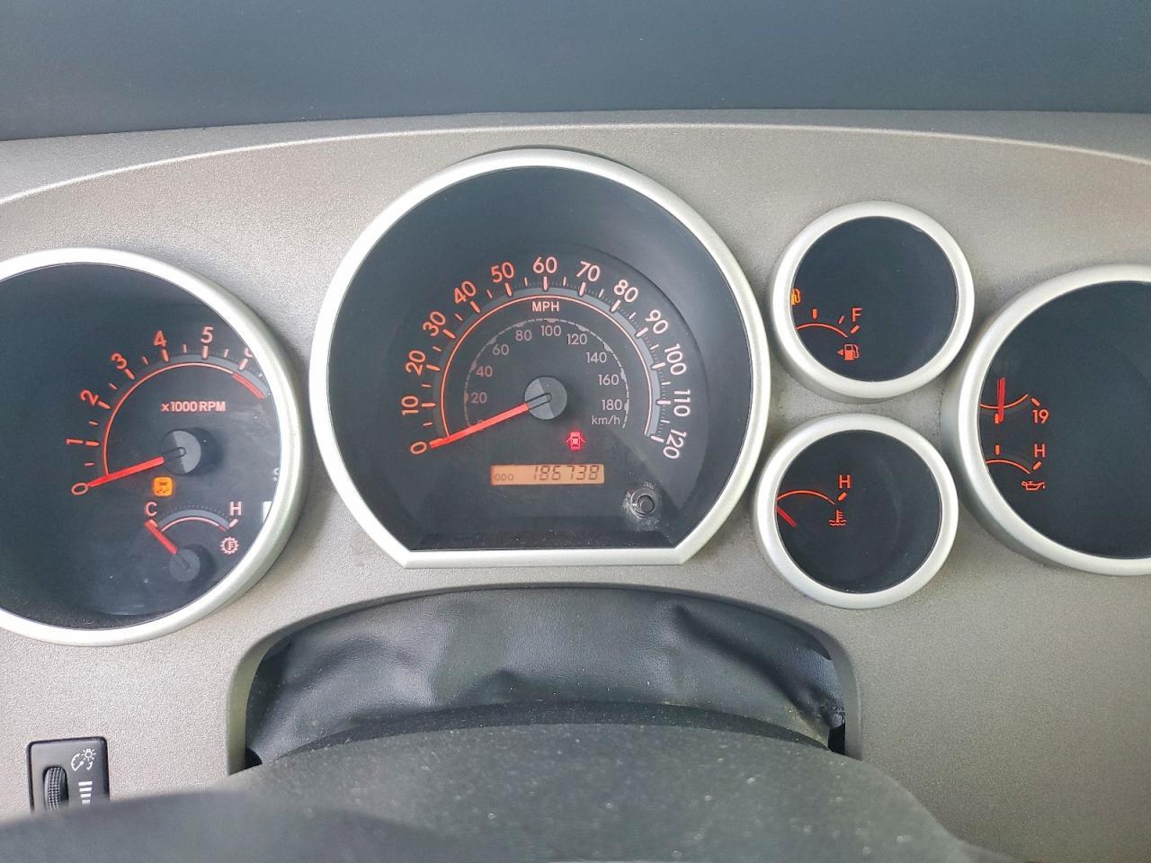 2011 TOYOTA TUNDRA