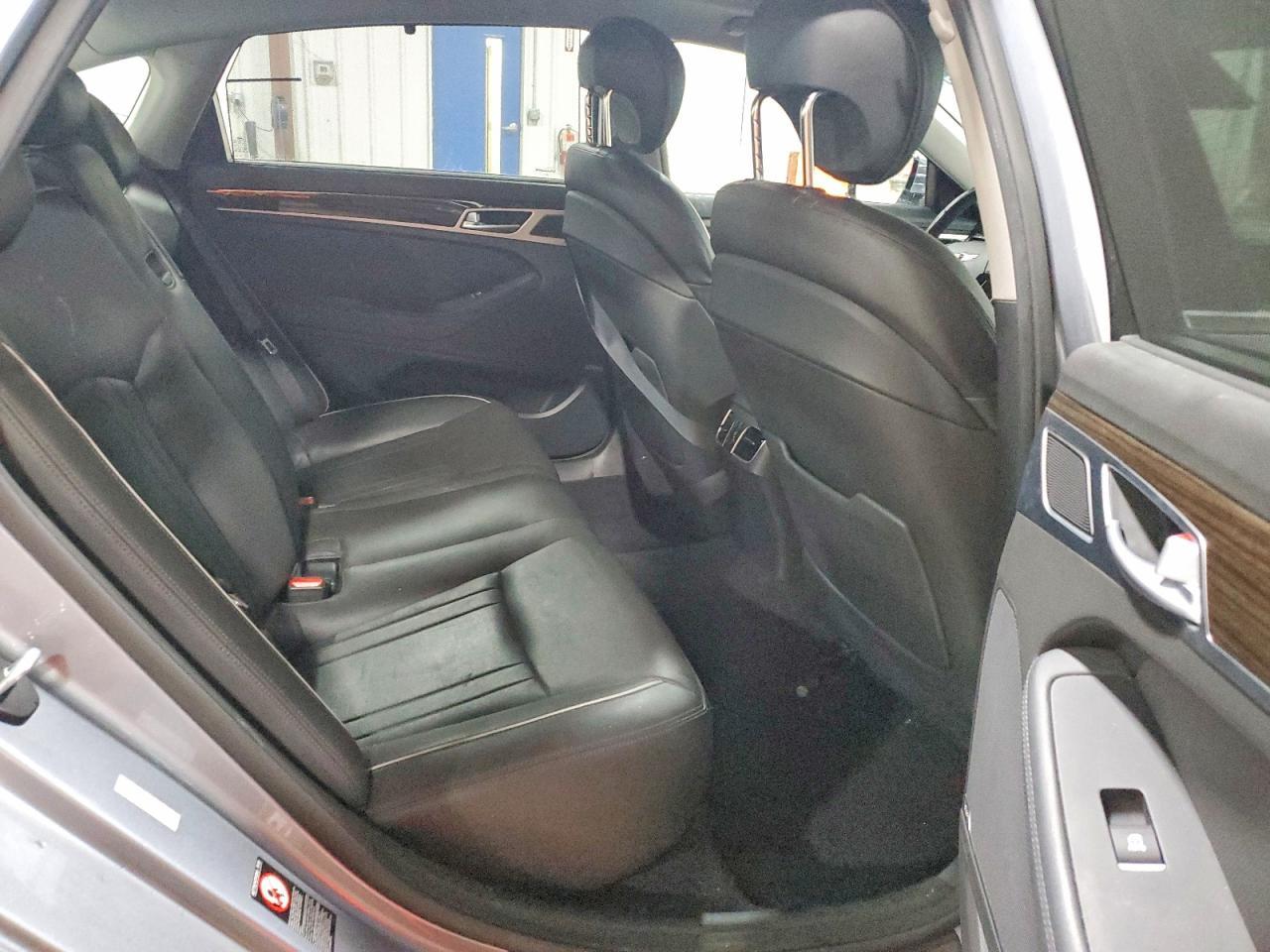 2016 HYUNDAI GENESIS