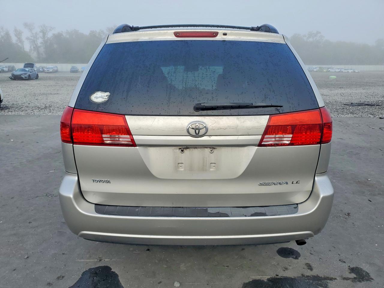 2004 TOYOTA SIENNA