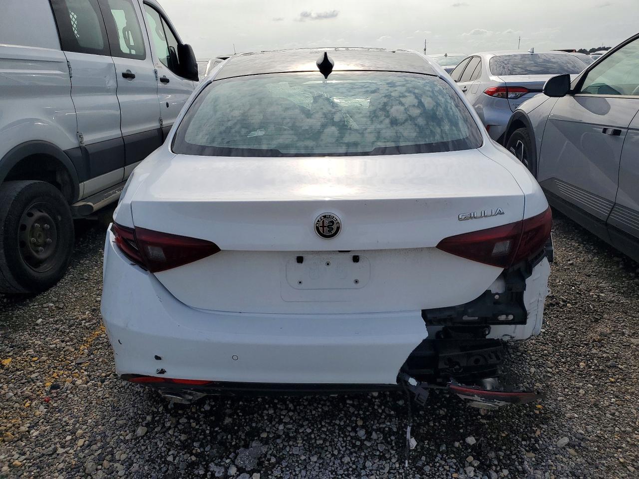 2017 ALFA ROMEO Giulia